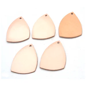 CUOIO FUSTELLATO - TARGHETTA 60 X 40 MM - 5 PZ